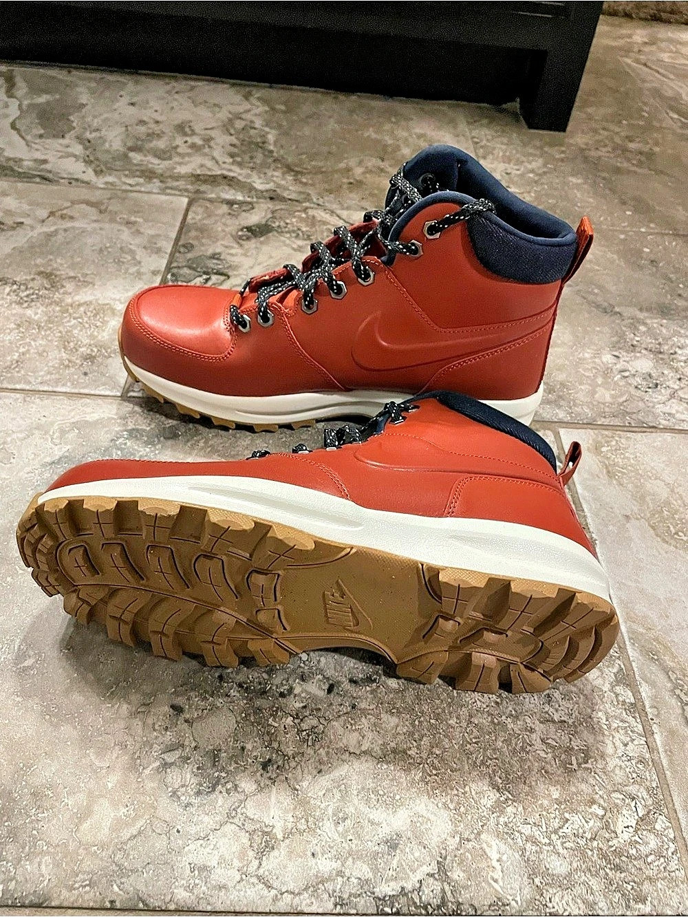 Nike Orange Leather Snow Boots Lace-Up Ankle Round Toe Rubber Sole Men’s 8.5 NEW
